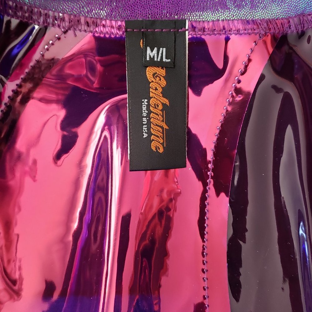 Pin wheel vinyl miniskirt